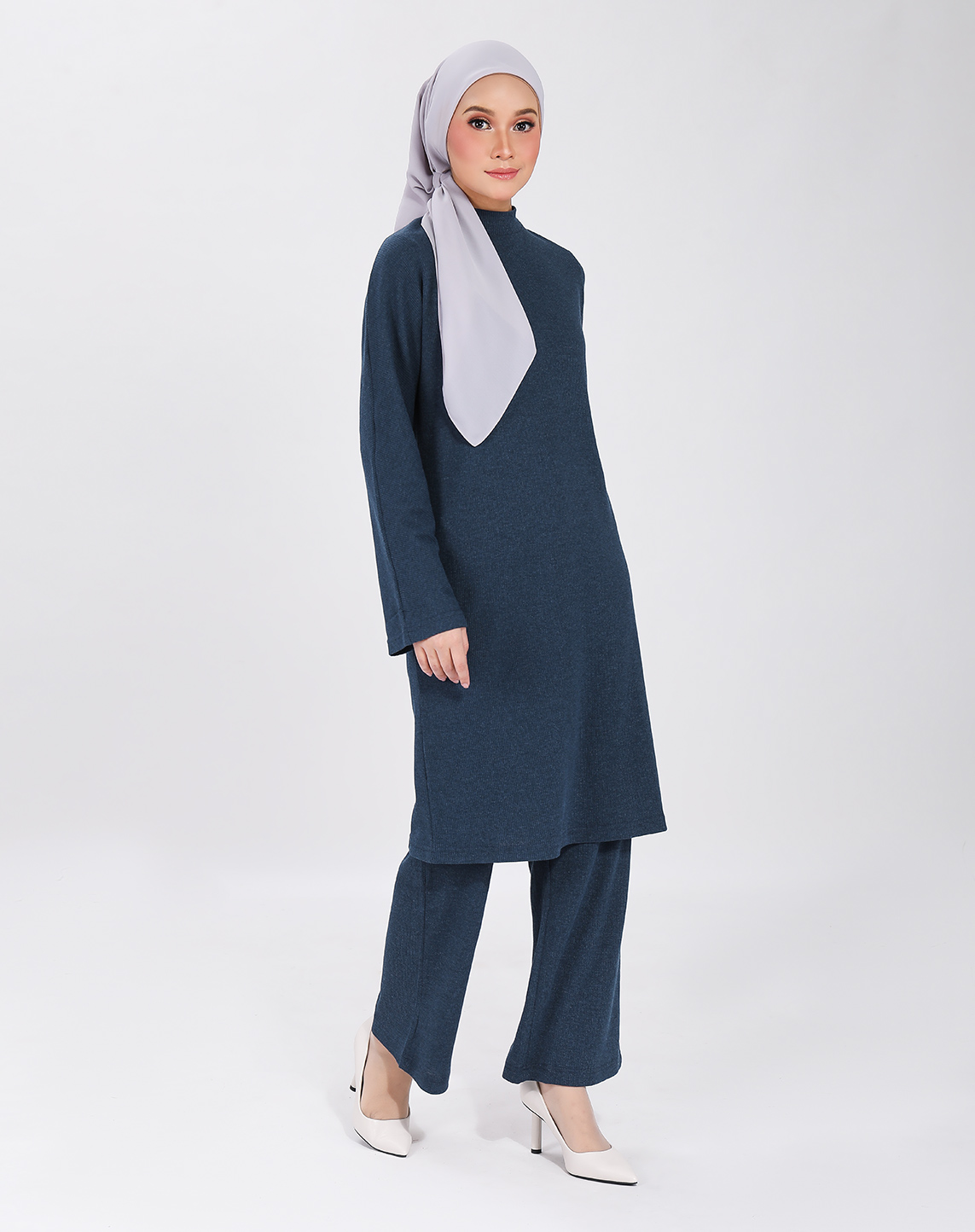 THEA TOP IN NAVY BLUE